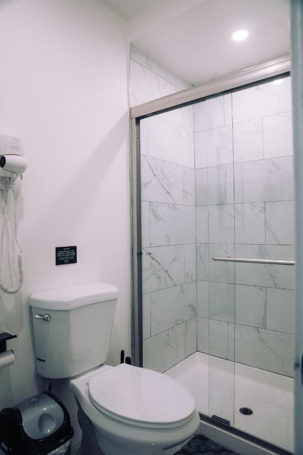Hostal Kama Park *
